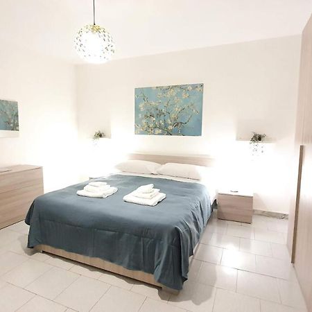 Twin Room Apulia Apartment - Bari Centro Exterior photo