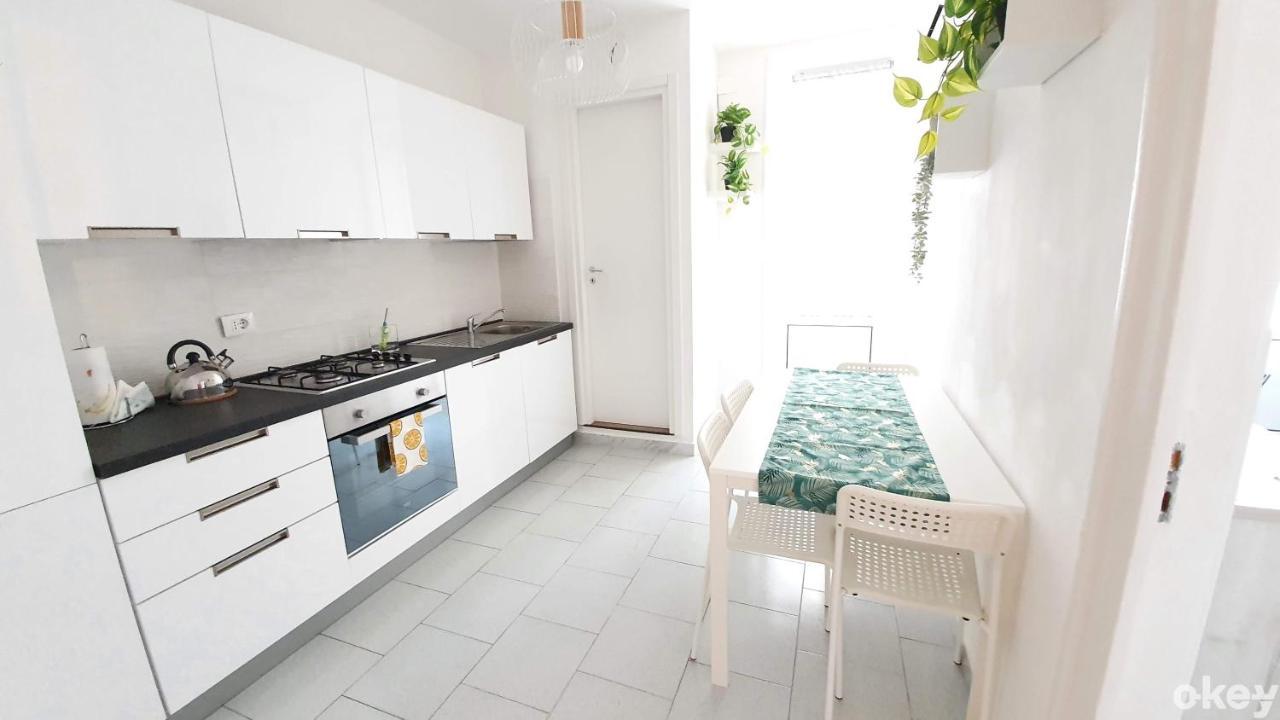 Twin Room Apulia Apartment - Bari Centro Exterior photo